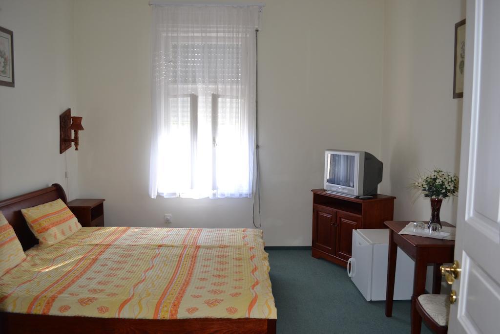 Nosztalgia Hotel Balatonszarszo Oda fotoğraf