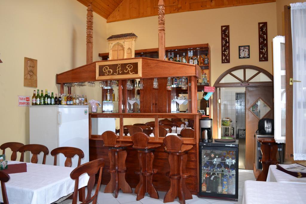 Nosztalgia Hotel Balatonszarszo Dış mekan fotoğraf